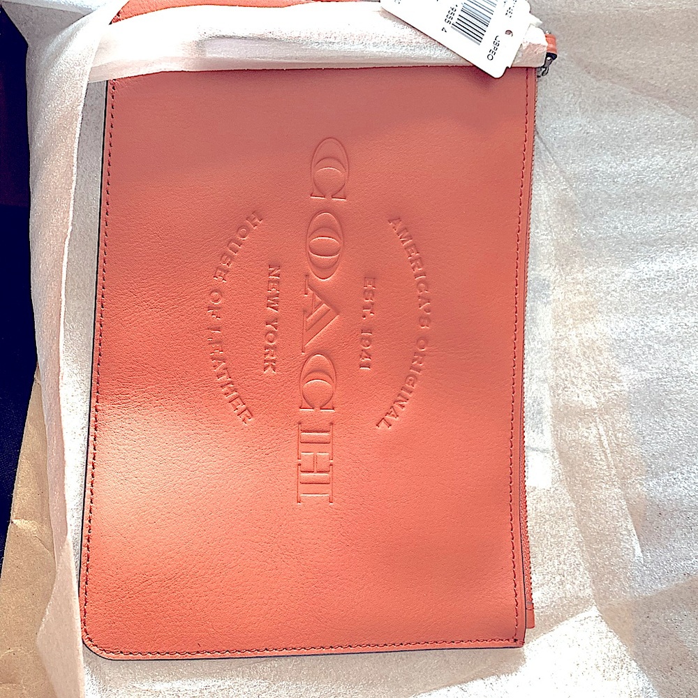 COACH QB Peony TAN NWT X1 Leather Pouch